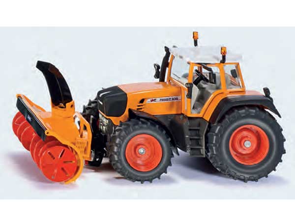 Traktor mit Schneefrse